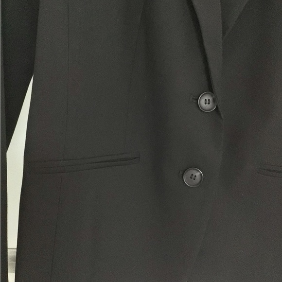 5/$20 Ann Taylor size 2P tailored 2-button blazer, lined. black. Worn once. - Picture 3 of 8